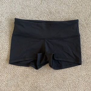 lululemon booty shorts